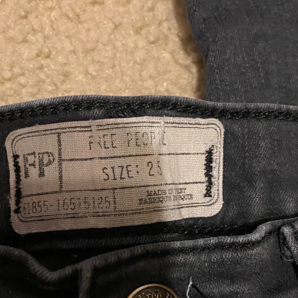 Women's Black Distressed skinny Jeans